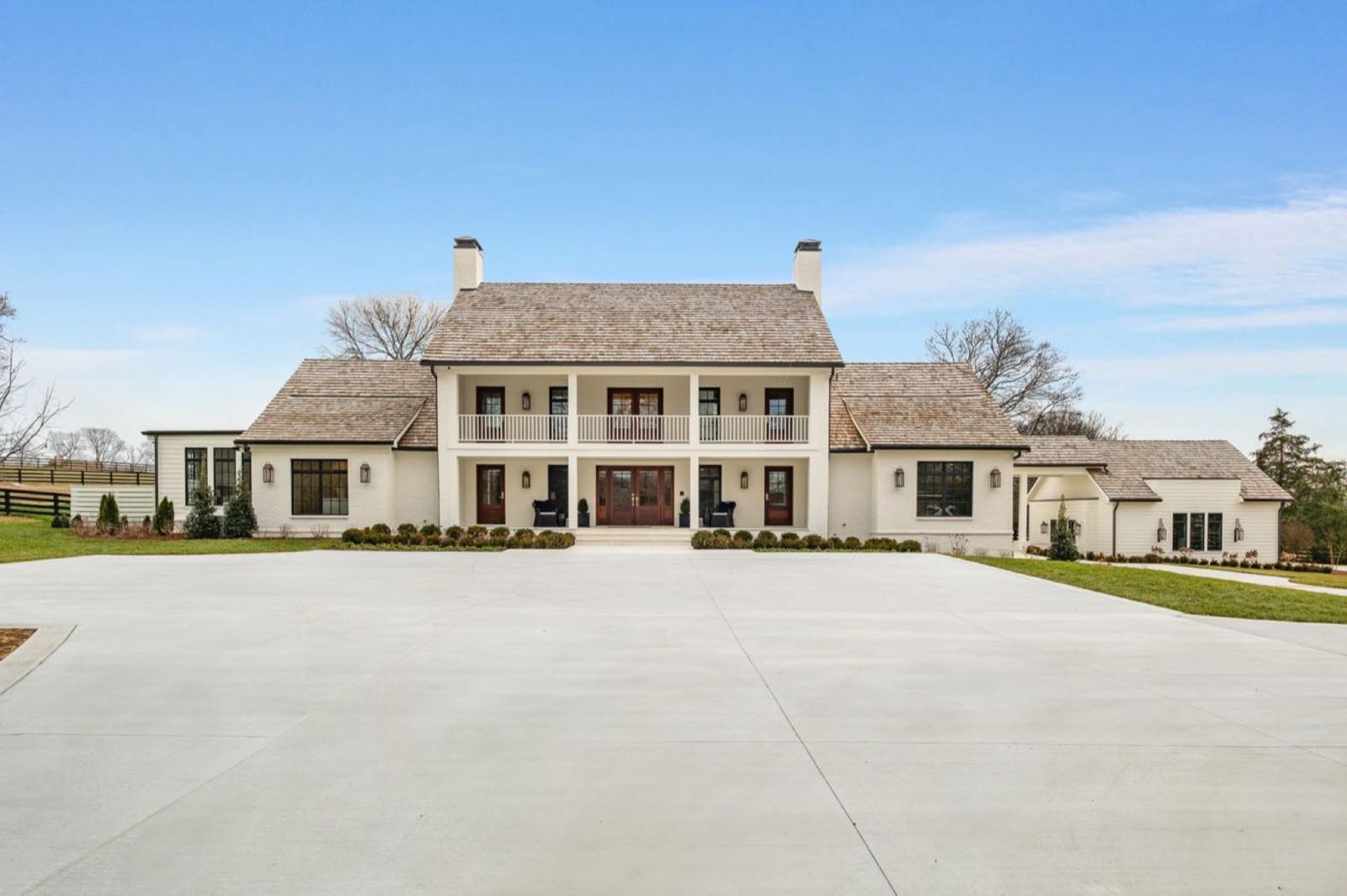 111 Deerfield Ct